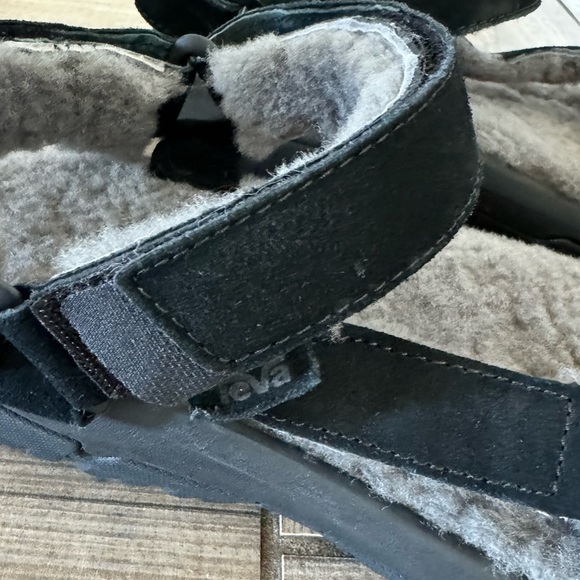 Teva HURRICANE SHEARLING Sandals Men’s size 10 main image 11